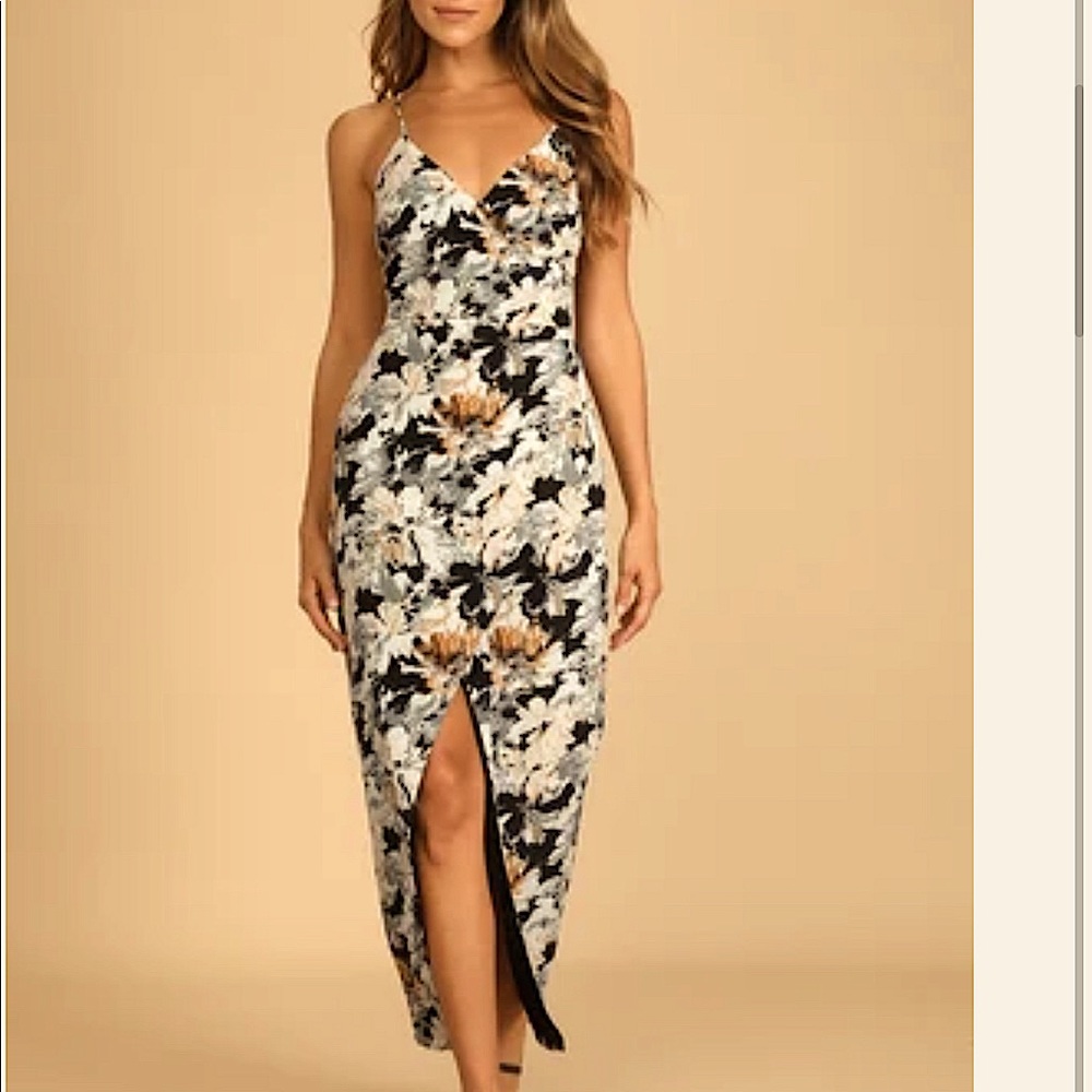 Lulus small Fresh Impression Black Floral Print Surplice Maxi Dress